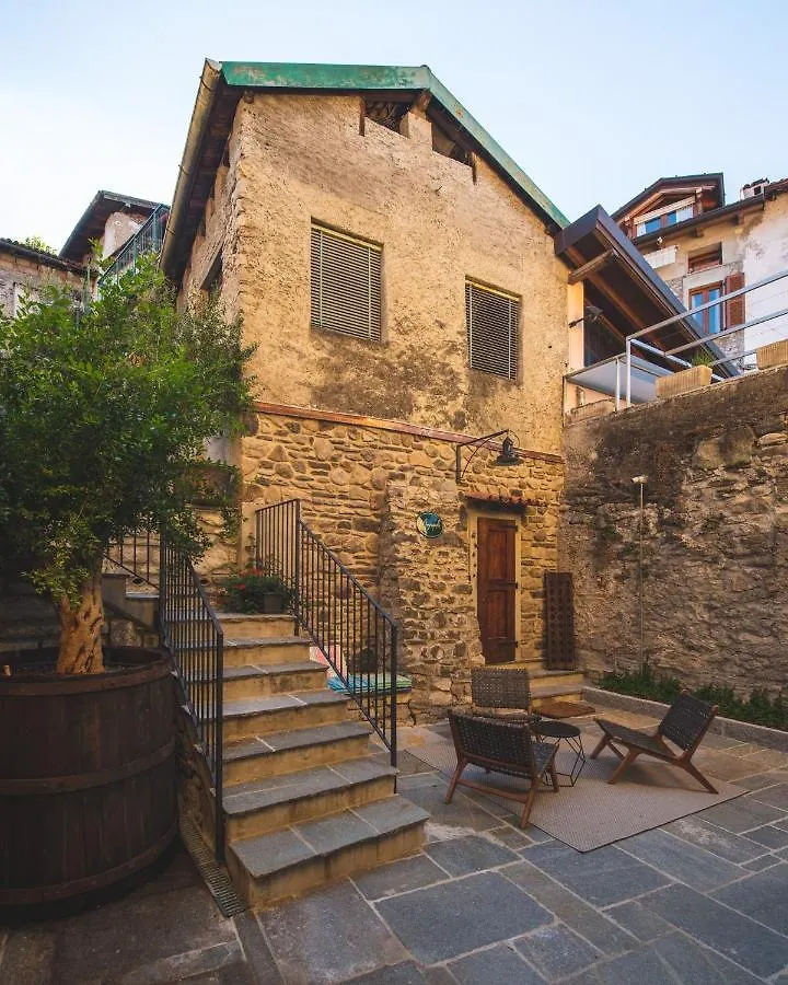 Apartment Al Molo 5 - Margaritaville Oliveto Lario Italy